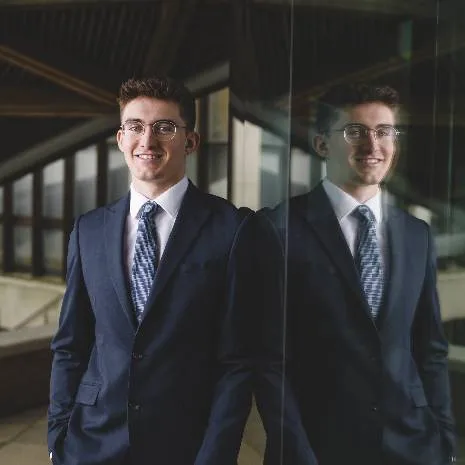 Head and shoulders photo of william.