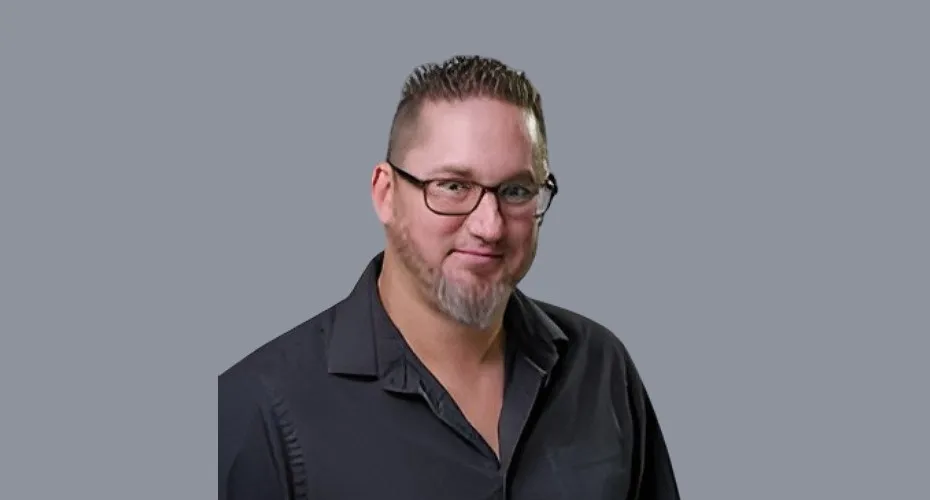 Head and shoulders photo of dr anthony wood.