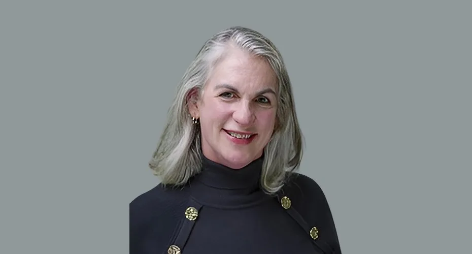 Head and shoulders photo of dr petra myers.