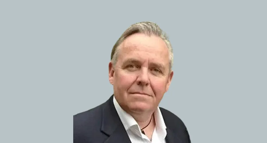 Head and shoulders photo of professor allen alexander.