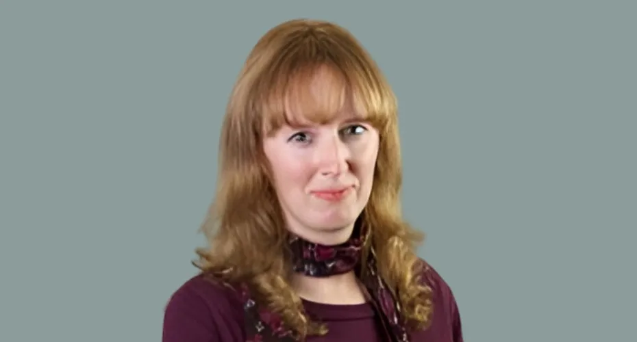 Head and shoulders photo of dr joanne connell.